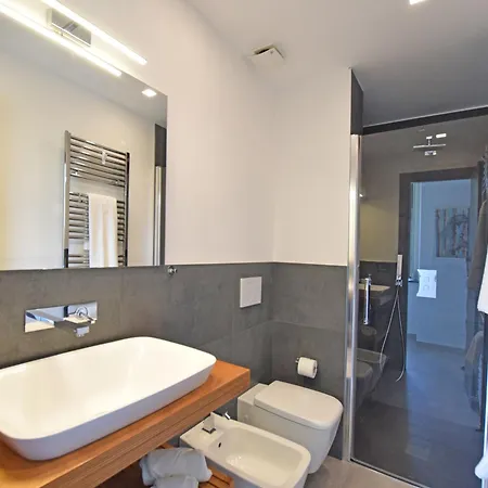 Viola Apartment *